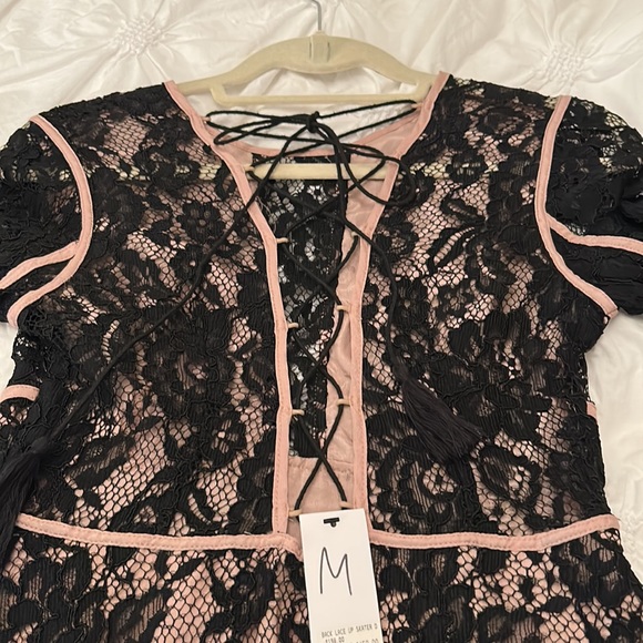 Black lace dress with back lace up - Picture 3 of 11